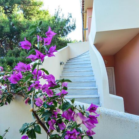 Epavlis Apartments Порто Хели Екстериор снимка
