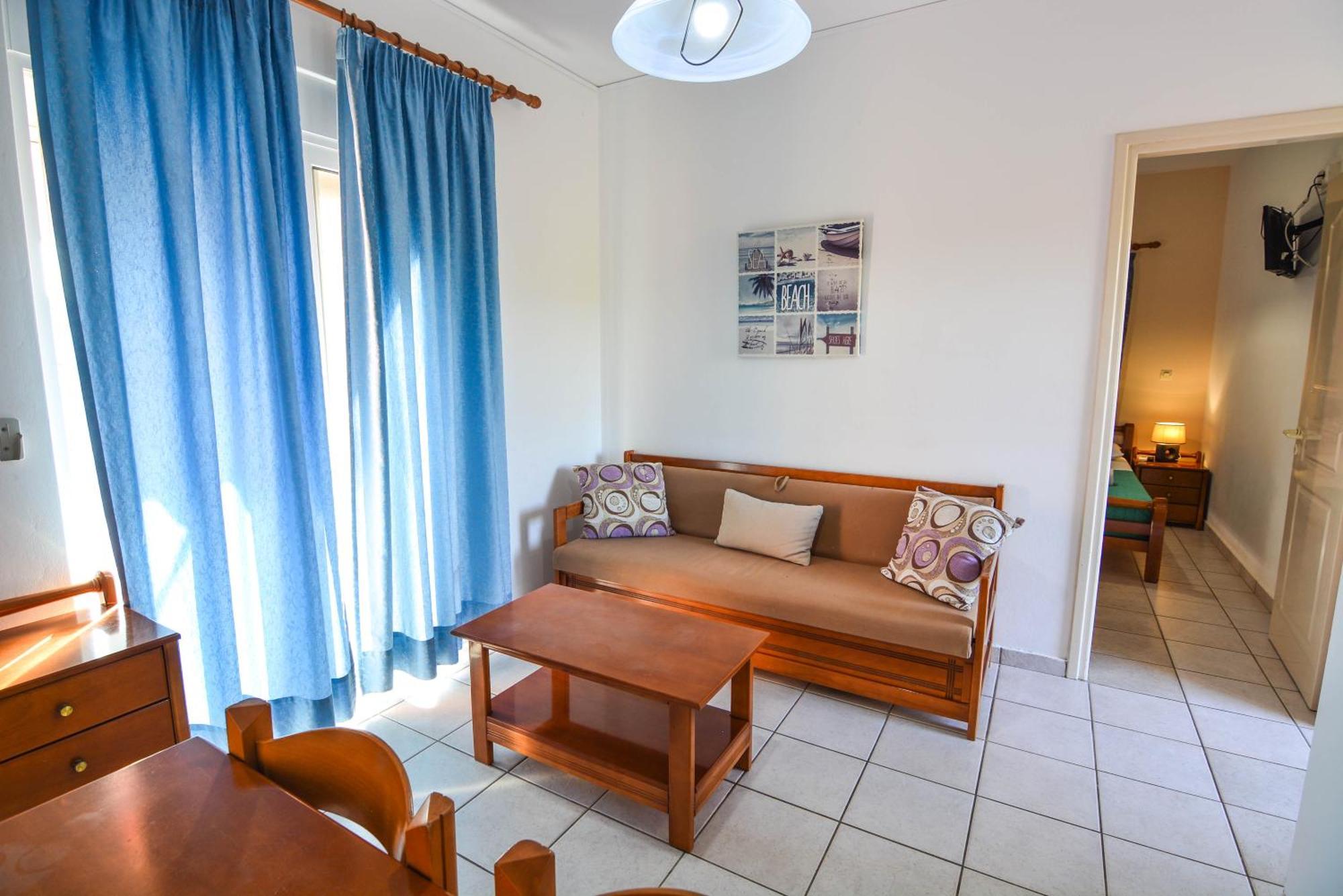 Epavlis Apartments Порто Хели Екстериор снимка
