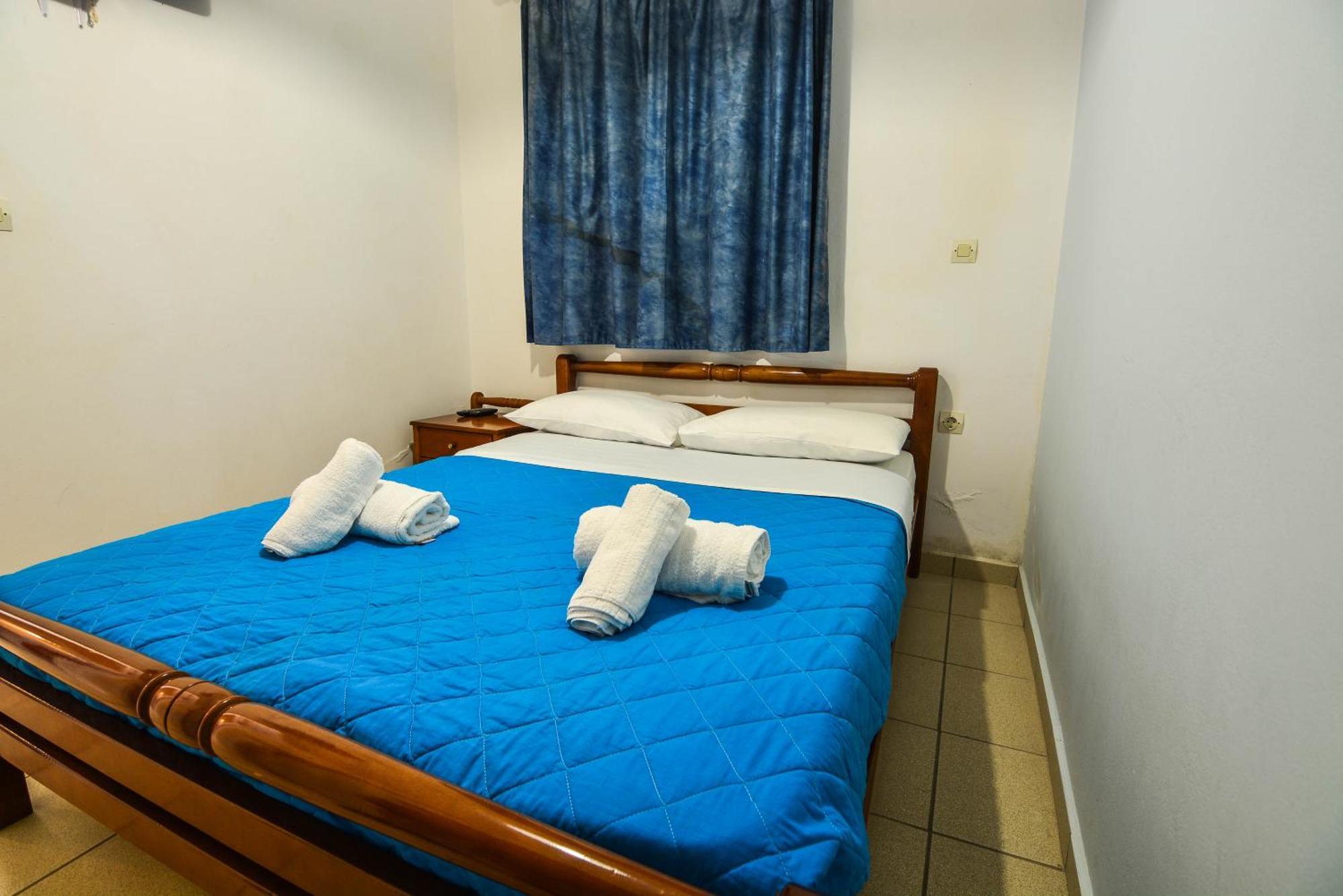 Epavlis Apartments Порто Хели Екстериор снимка