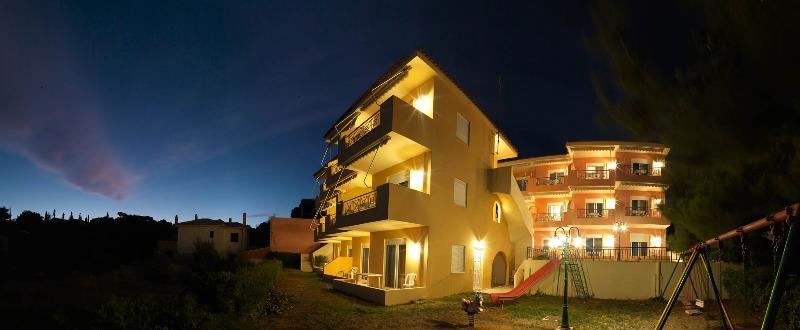 Epavlis Apartments Порто Хели Екстериор снимка